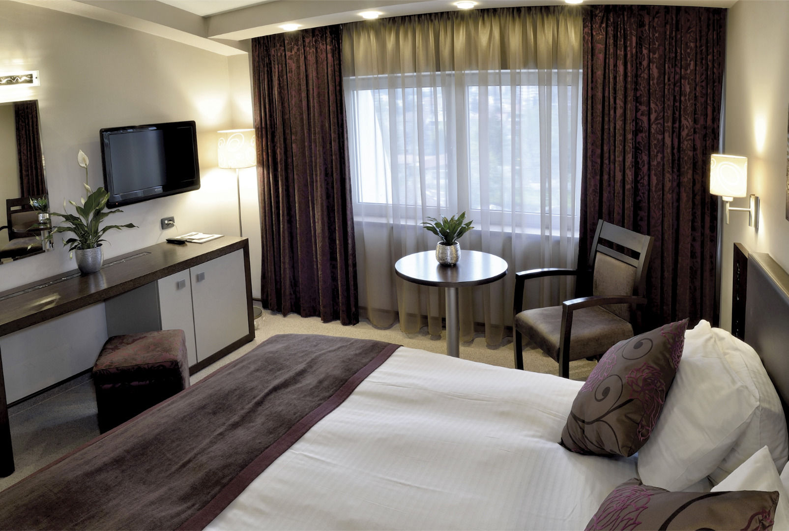 Queen'S Hotel - Zebra Centre Escópia Quarto foto